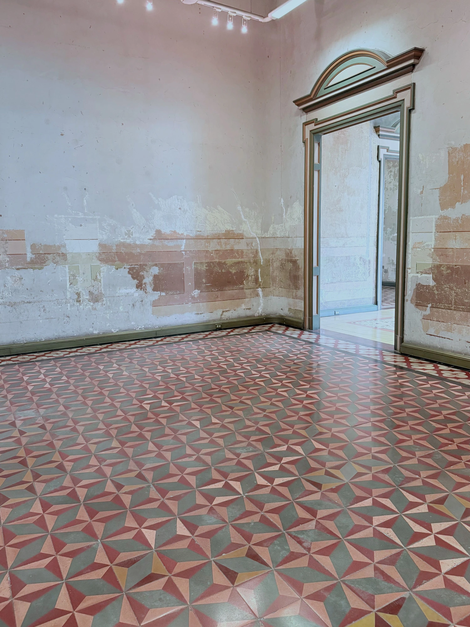 Sala del Palacio Nacional con piso hidráulico — apertura de La muestra